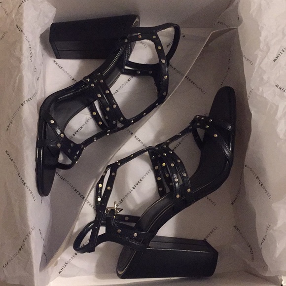 🦋WHBM Block heel sandals🦋 - Picture 5 of 6